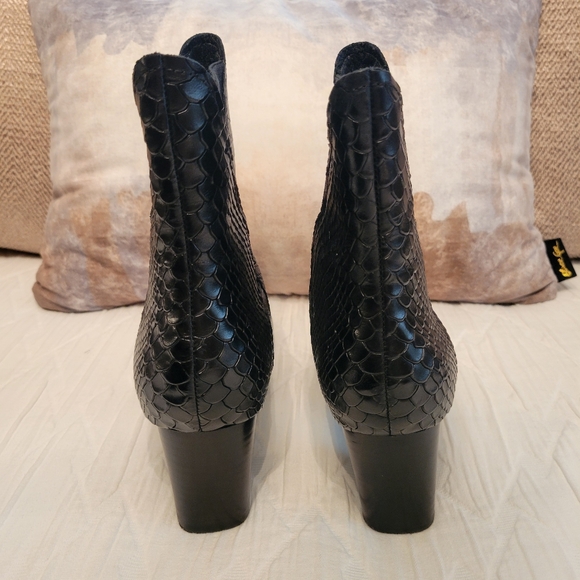 Donald J Pliner snake embossed bootie - Picture 7 of 12